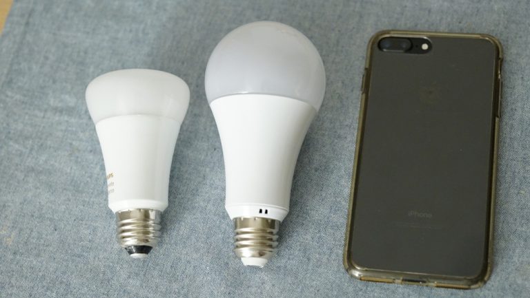 いろいろ遊べそう。Merossのスマートスピーカー対応フルカラーLED照明 MSL120