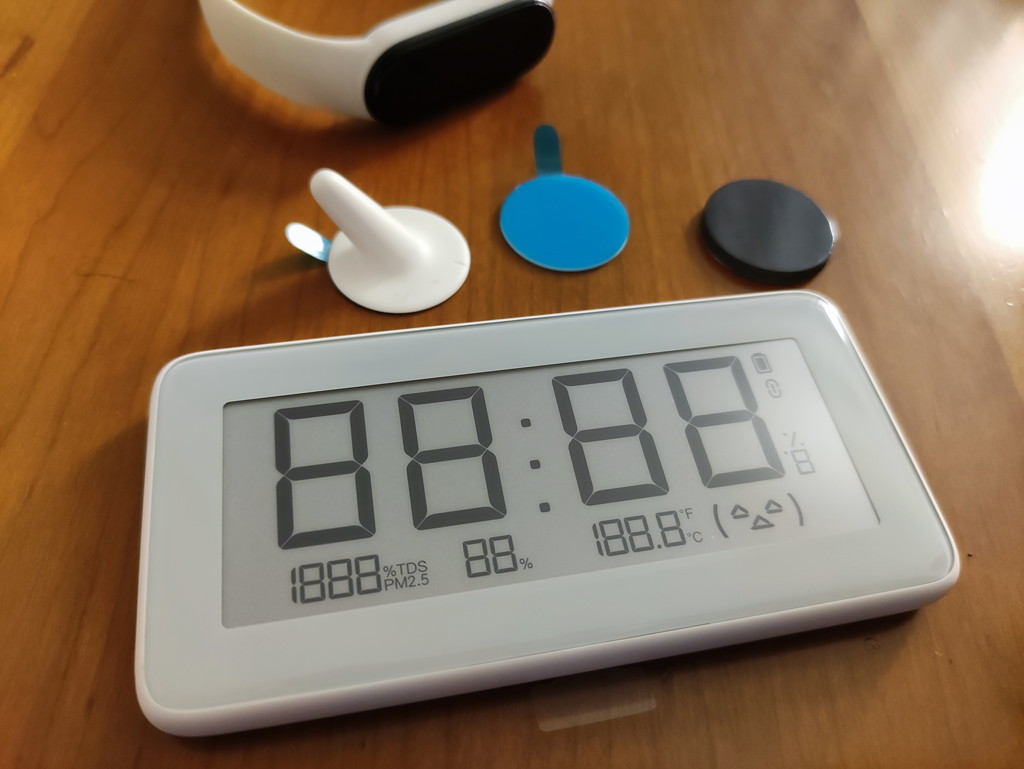 スマホと連携できるXiaomiの新型温湿度計を2種類とも買ってみました。