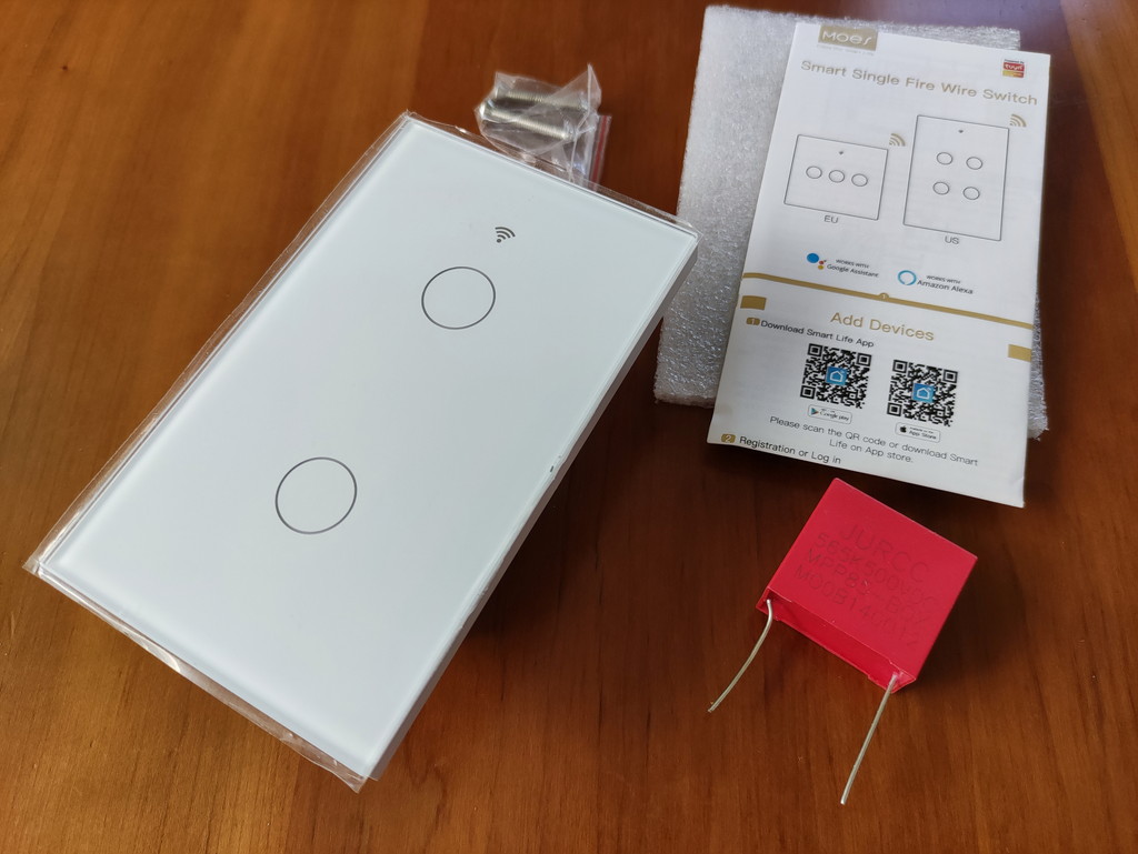部屋の壁スイッチをポン付けでスマートスイッチ化できるMOES WiFi Smart Light Switch